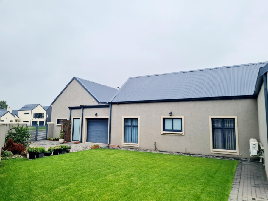 4 Bedroom Property for Sale in Heron Banks Golf Estate Free State